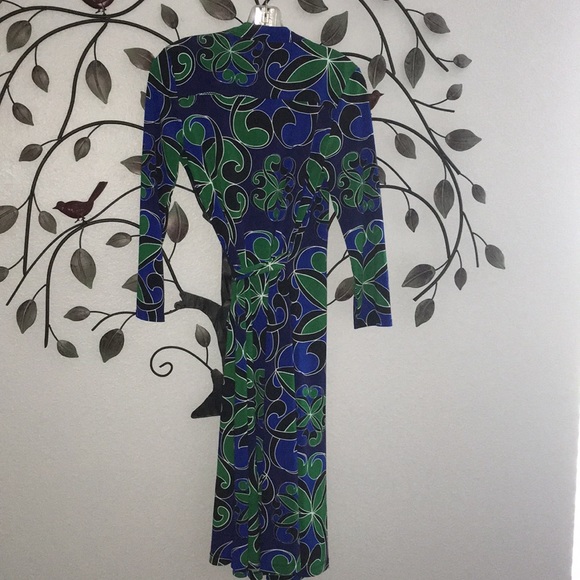 Tahari wrap around dress. Office or evening - Picture 2 of 3